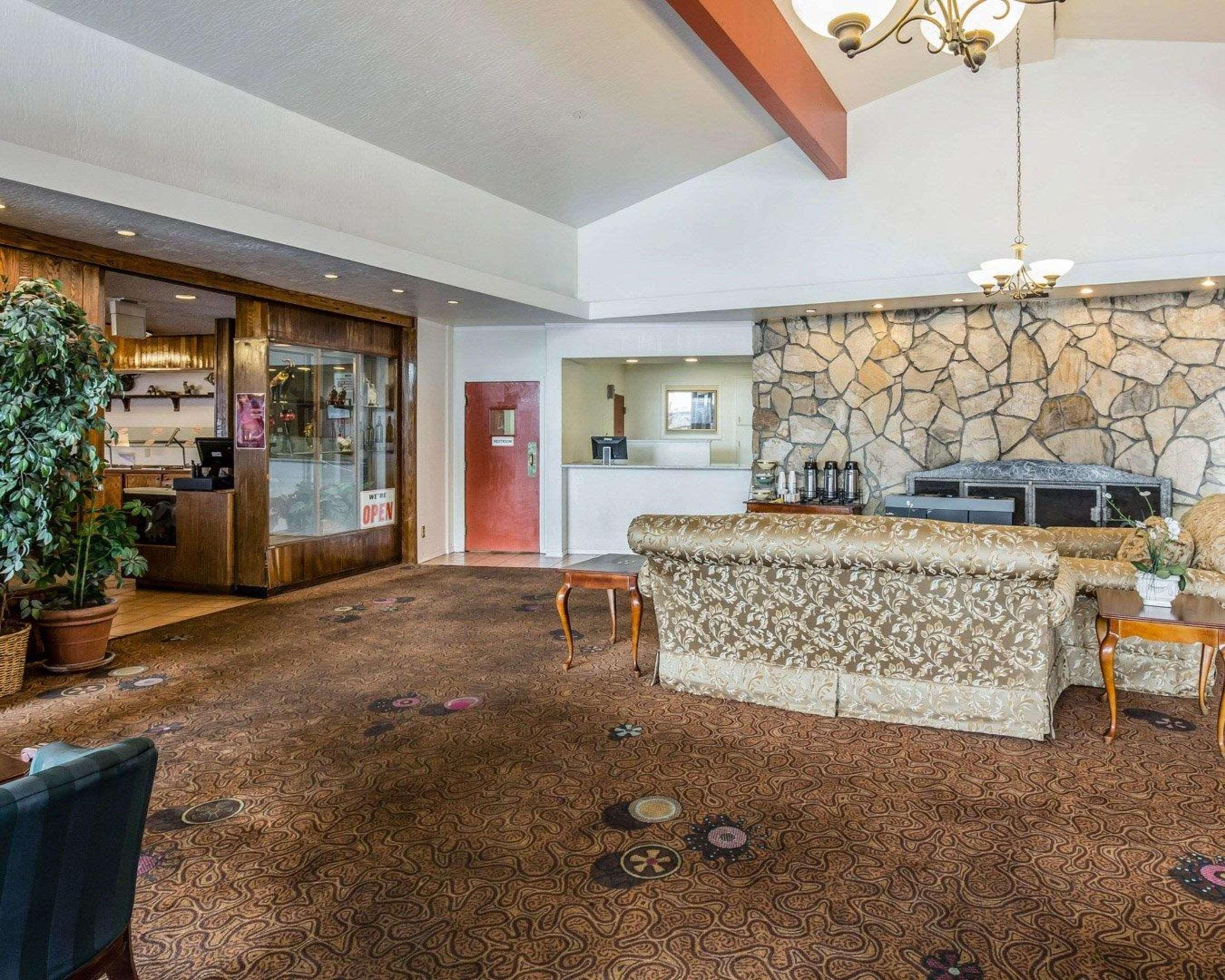 Econo Lodge Near Reno-Sparks Convention Center Bagian luar foto