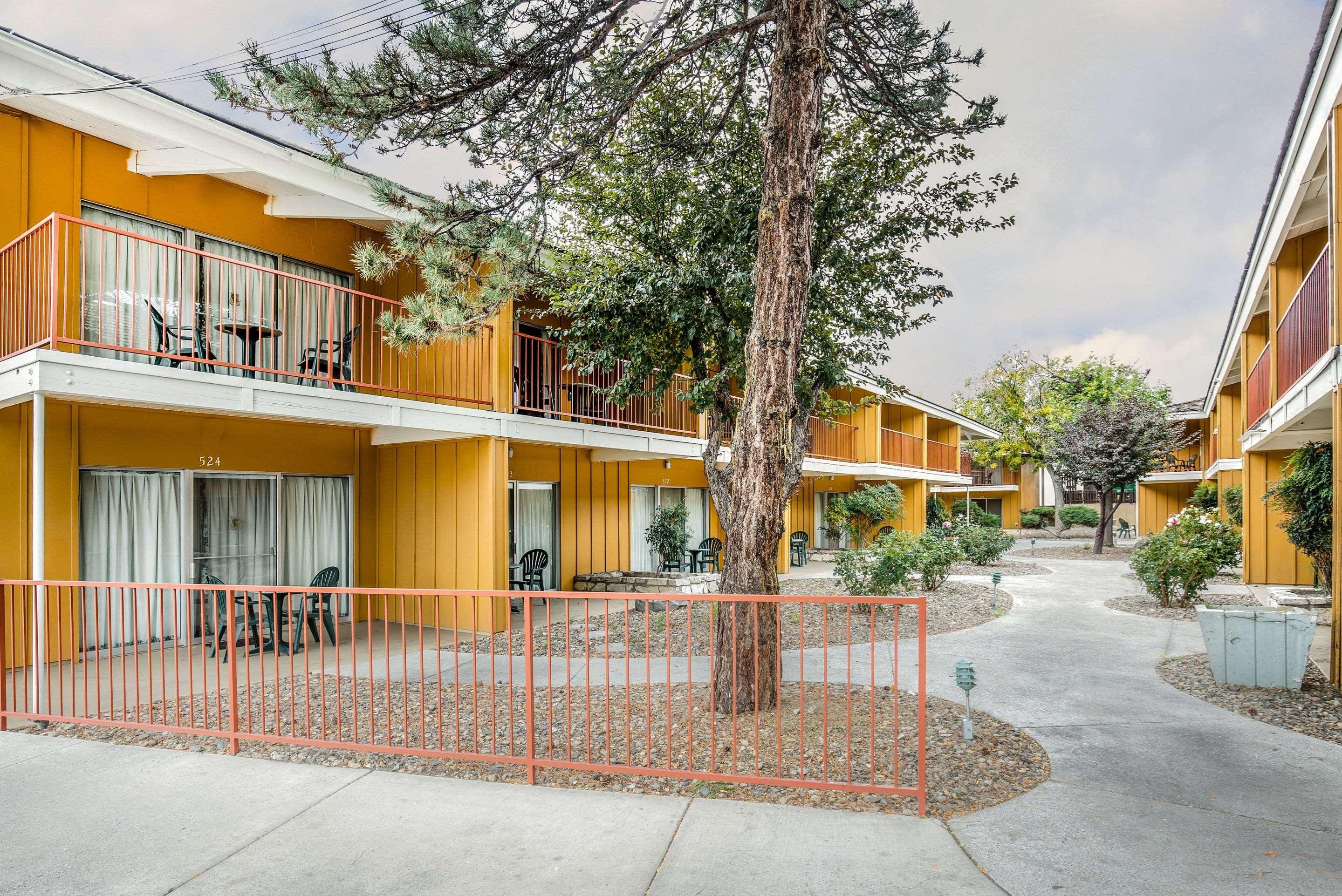 Econo Lodge Near Reno-Sparks Convention Center Bagian luar foto